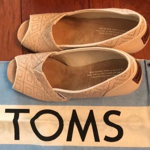 TOMS Wedge Natural Woven Diamond Size 7.5